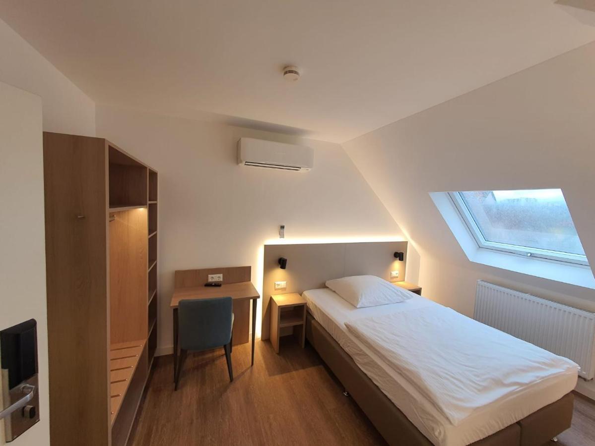 Hotel Zur Traube Moglingen Bagian luar foto