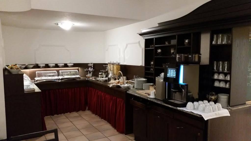Hotel Zur Traube Moglingen Bagian luar foto