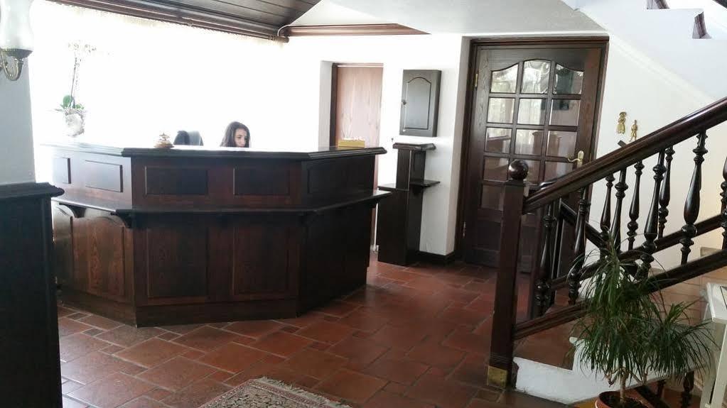 Hotel Zur Traube Moglingen Bagian luar foto